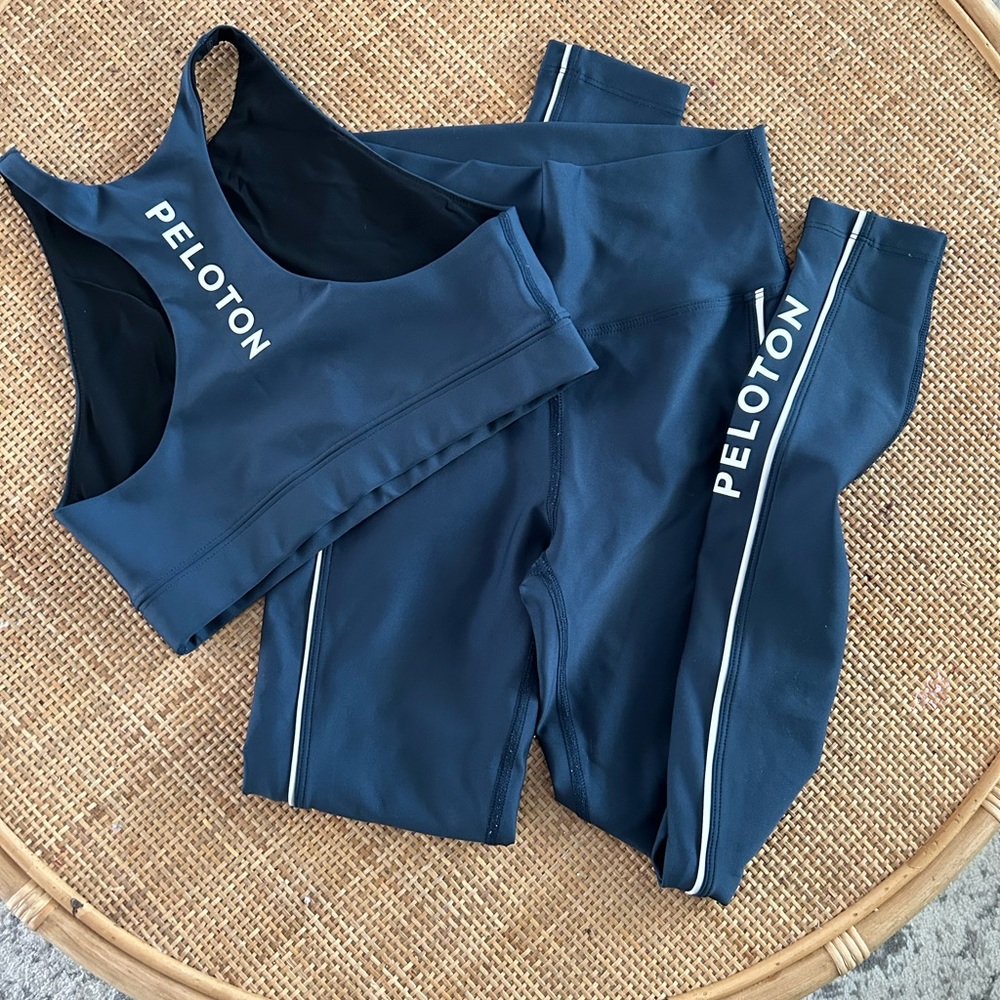 Peloton Show Up Set Small 💙